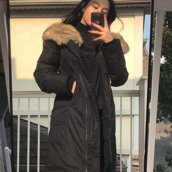 Aritzia Jackets & Blazers - Babaton St. Mortiz Parka ❄️